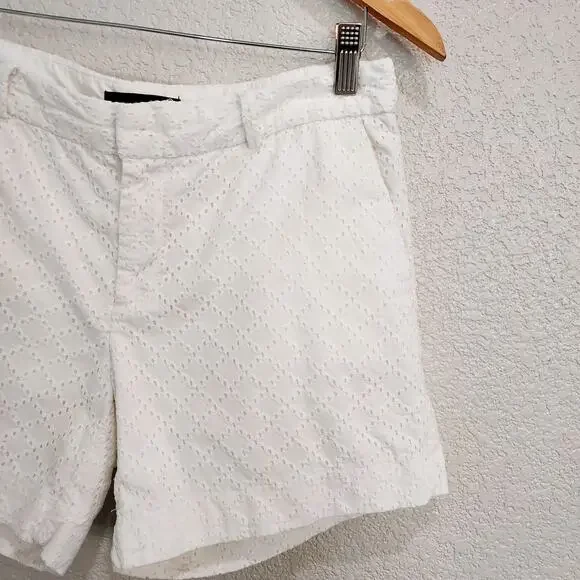 Banana Republic White Eyelet Chino Shorts Size 6 - Picture 2 of 10